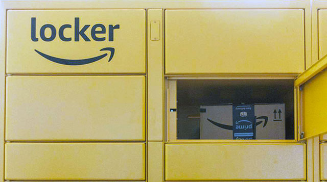 Fai consegnare la spedizione di abbigliamento per cani the black dog ad un comodo Amazon Locker